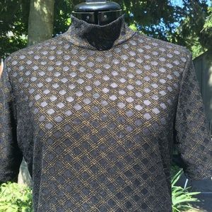 🦋 3 for $25 -  Vintage Mesh Short Sleeve Tee Black Gold